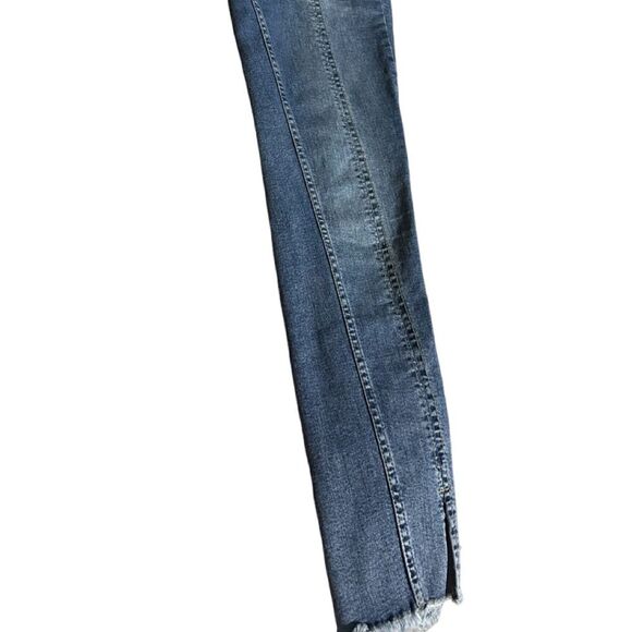 Zara skinny frayed jeans size Zara 9 inch rise
26 length
15 hips
26 waist - Picture 9 of 11